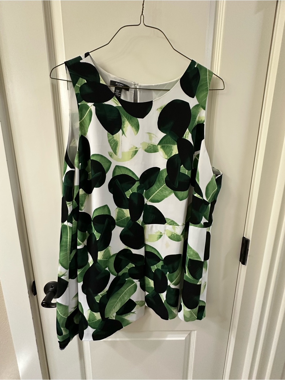 Alfani White Tunic with Green Leaf Print